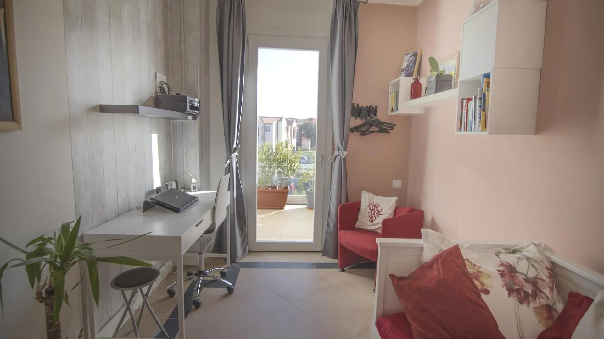 Apartment With Terrace For 4 People Olbia 0*,  Italy