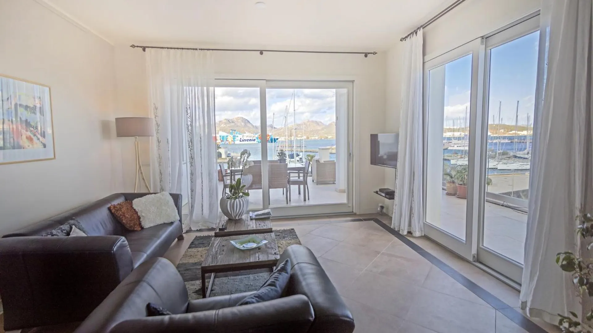 Apartment With Terrace For 4 People Olbia