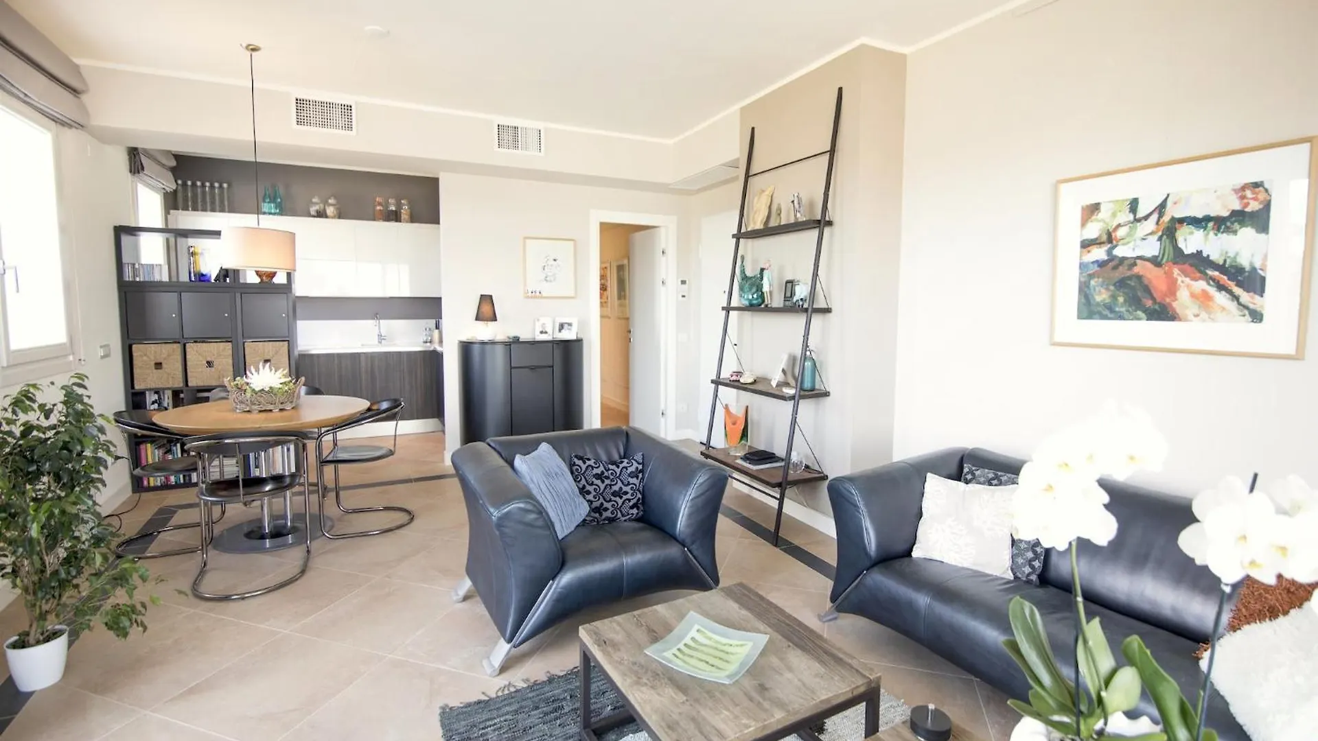 Apartment With Terrace For 4 People contacts