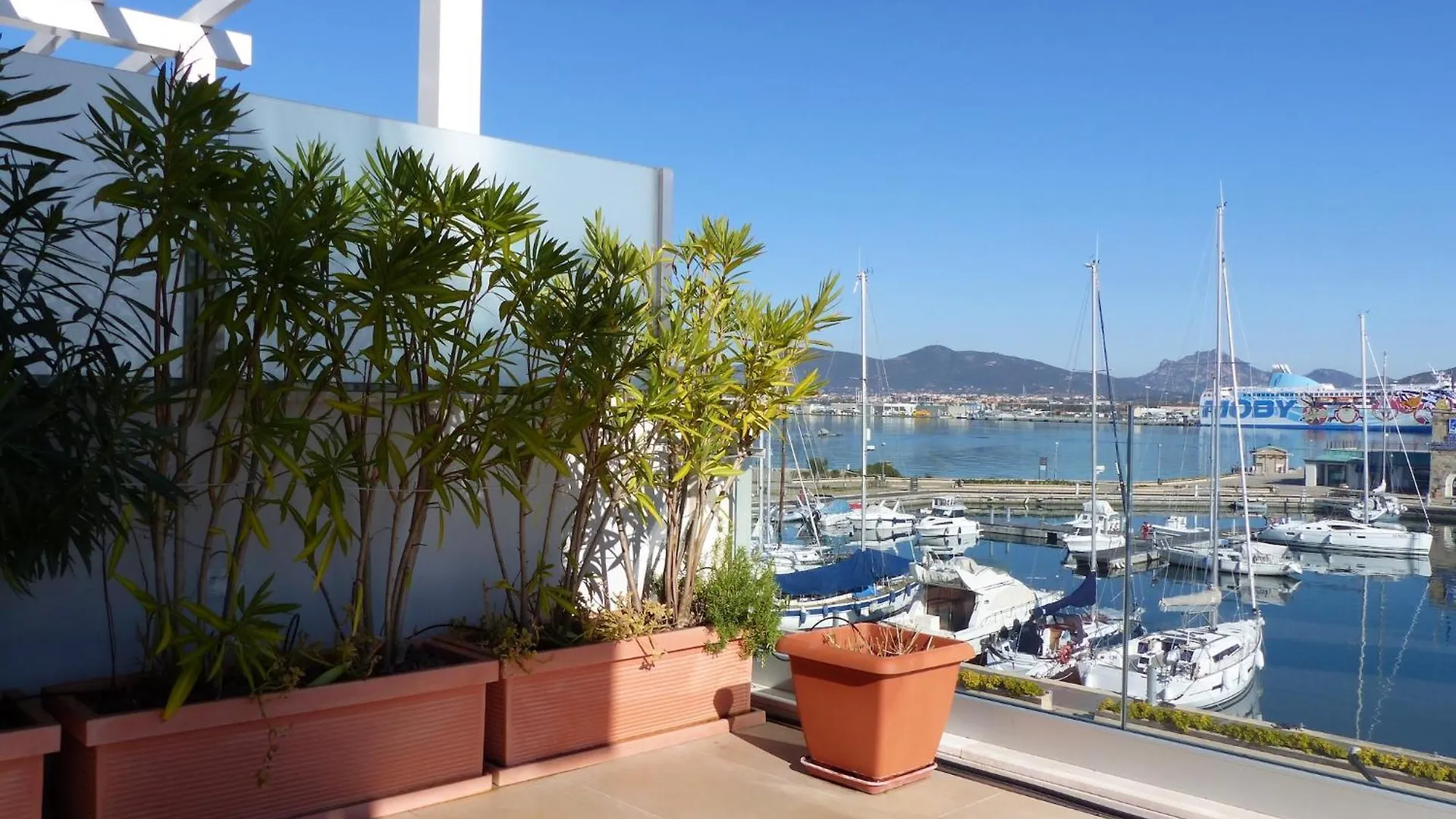 Apartment With Terrace For 4 People Olbia Italy