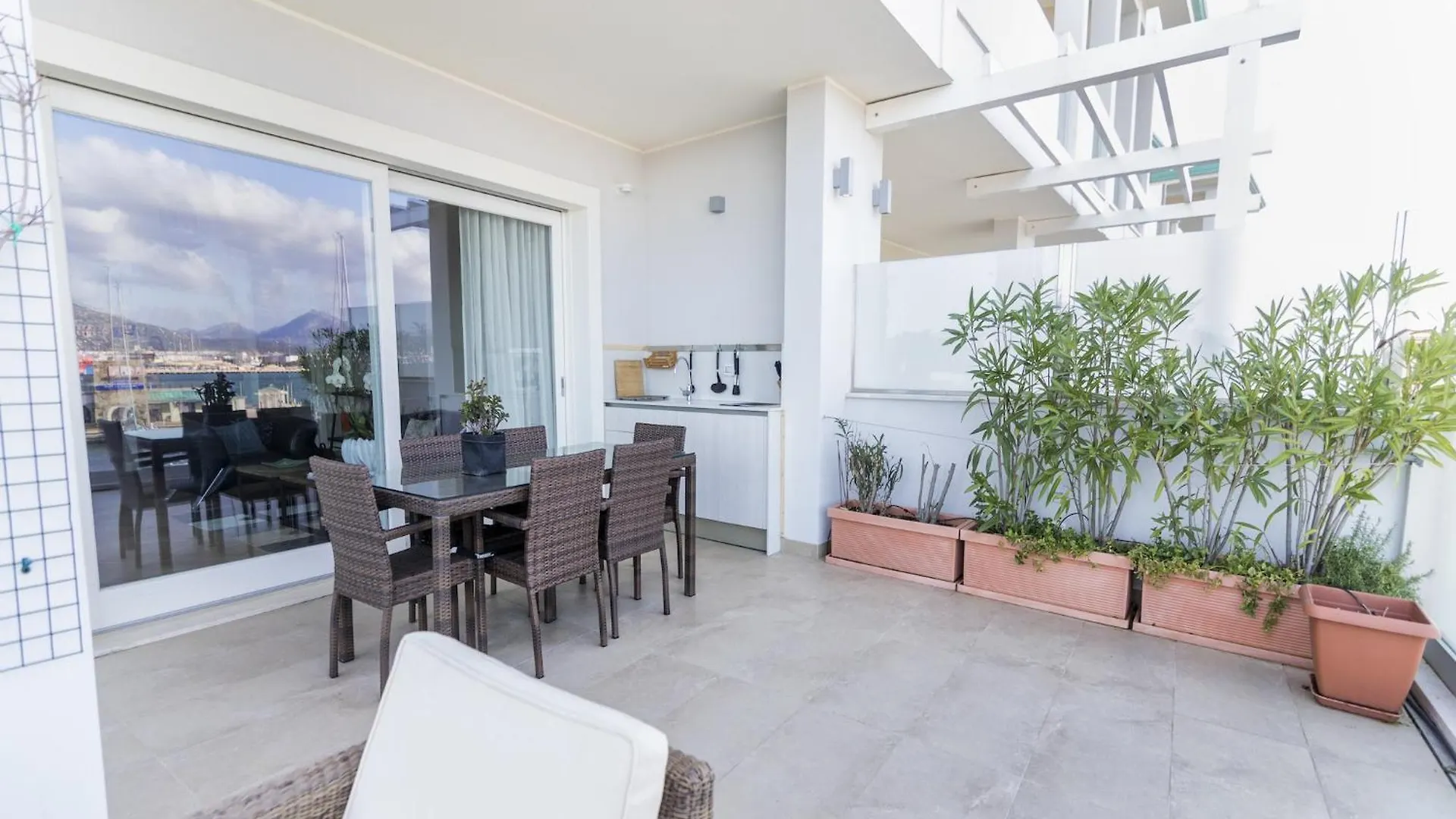 Apartment With Terrace For 4 People Olbia